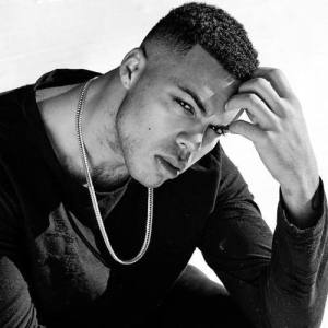 Xavier White ดาวน์โหลดและฟังเพลงฮิตจาก Xavier White