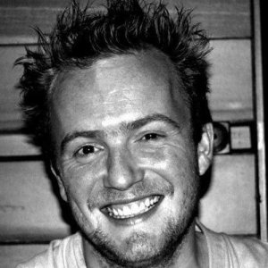 Christian Henson ดาวน์โหลดและฟังเพลงฮิตจาก Christian Henson