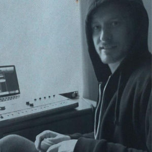 Jacob Faurholt ดาวน์โหลดและฟังเพลงฮิตจาก Jacob Faurholt
