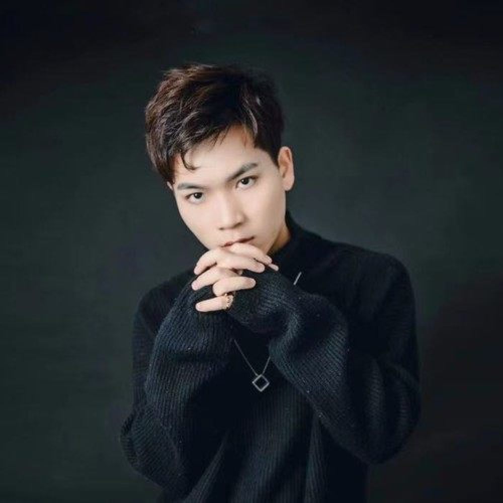 李锡允