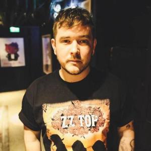 Tom Martin ดาวน์โหลดและฟังเพลงฮิตจาก Tom Martin