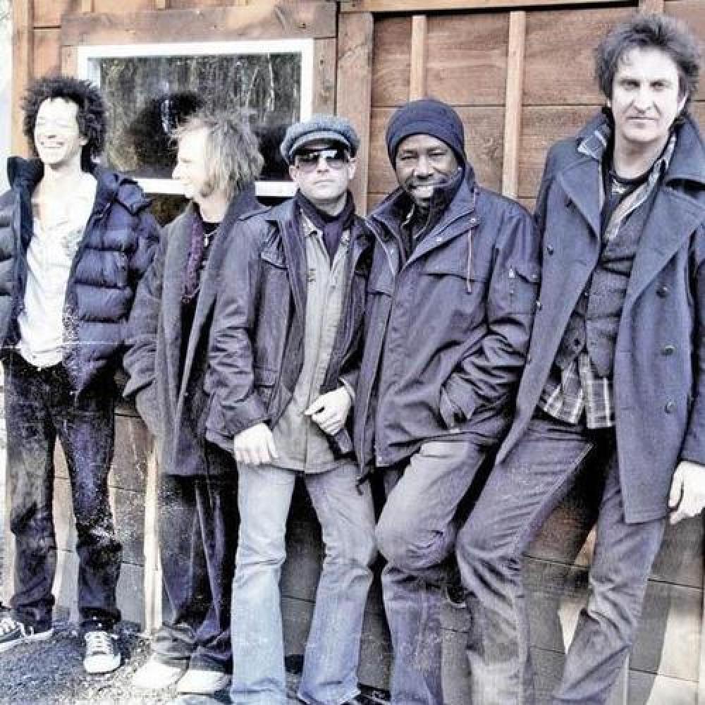 Carl Carlton & The Songdogs
