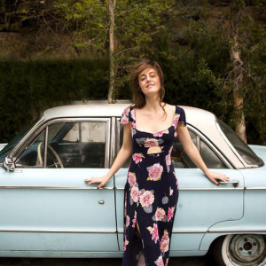 Skylar Gudasz ดาวน์โหลดและฟังเพลงฮิตจาก Skylar Gudasz