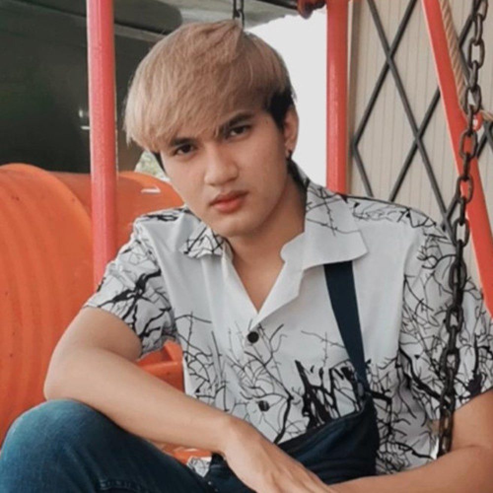 จัมโบ้ ธนาวัฒน์
