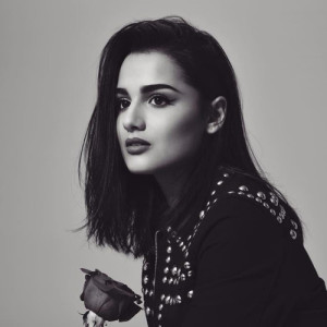 Florina ดาวน์โหลดและฟังเพลงฮิตจาก Florina