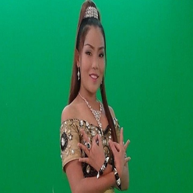 ดาหลา ธัญญาพร