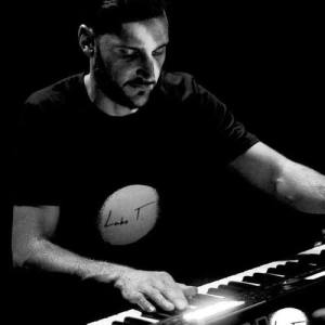 Max TenRom ดาวน์โหลดและฟังเพลงฮิตจาก Max TenRom