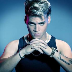 iZaak ดาวน์โหลดและฟังเพลงฮิตจาก iZaak