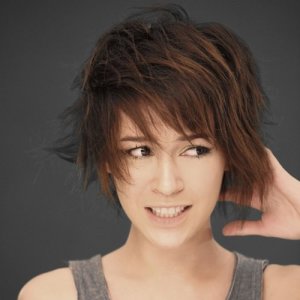 ตีน่า ดาวน์โหลดและฟังเพลงฮิตจาก ตีน่า