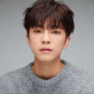 LeeWoo ดาวน์โหลดและฟังเพลงฮิตจาก LeeWoo