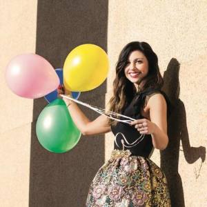 Allison Veltz ดาวน์โหลดและฟังเพลงฮิตจาก Allison Veltz