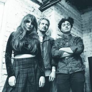Calva Louise ดาวน์โหลดและฟังเพลงฮิตจาก Calva Louise