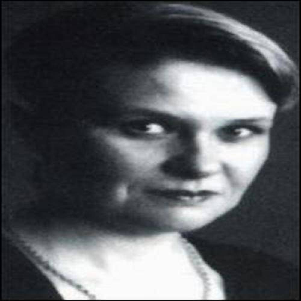 Julie Matthews