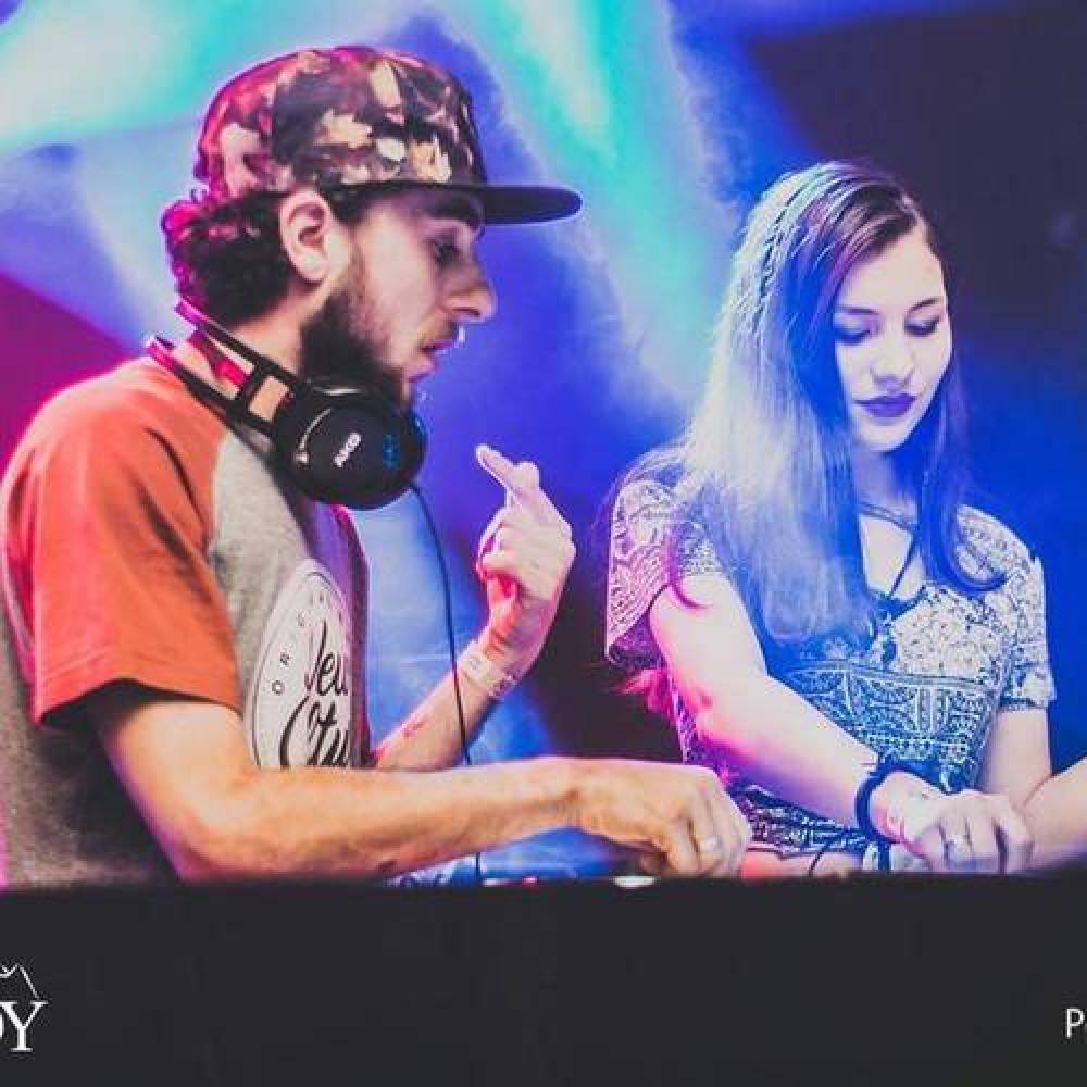 Couple Tech