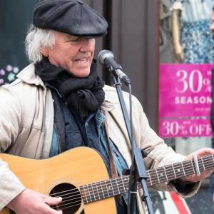 Dean Dyson ดาวน์โหลดและฟังเพลงฮิตจาก Dean Dyson