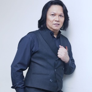 Ronnie Hussein ดาวน์โหลดและฟังเพลงฮิตจาก Ronnie Hussein