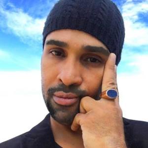 George Llanes Jr. ดาวน์โหลดและฟังเพลงฮิตจาก George Llanes Jr.