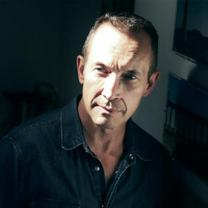 Jonathan Dove ดาวน์โหลดและฟังเพลงฮิตจาก Jonathan Dove