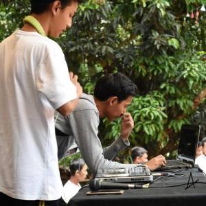 Aradhana ดาวน์โหลดและฟังเพลงฮิตจาก Aradhana