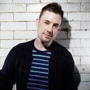 Simon McCann ดาวน์โหลดและฟังเพลงฮิตจาก Simon McCann
