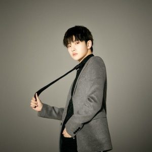 周震南 ดาวน์โหลดและฟังเพลงฮิตจาก 周震南