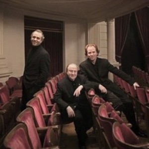 New York Trio ดาวน์โหลดและฟังเพลงฮิตจาก New York Trio