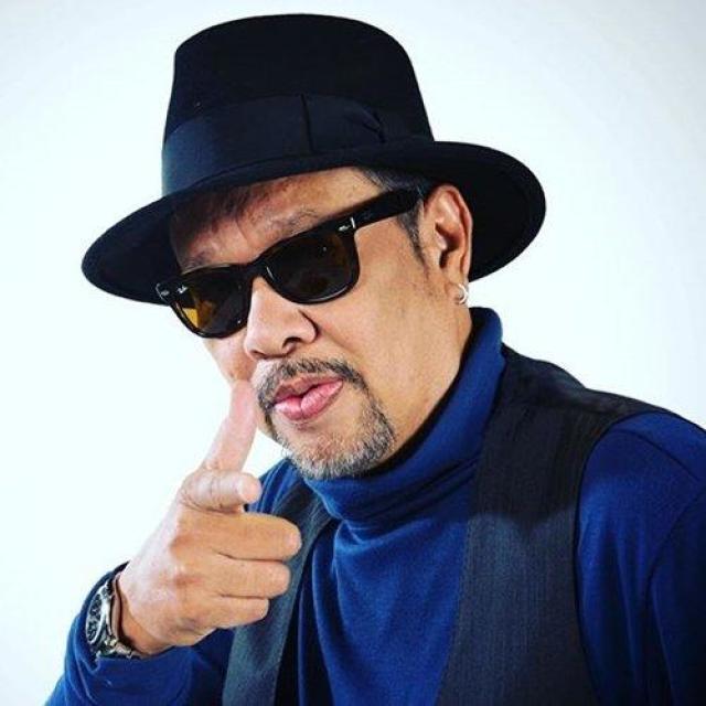 โน้ต เชิญยิ้ม