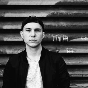 Charlie Zane ดาวน์โหลดและฟังเพลงฮิตจาก Charlie Zane