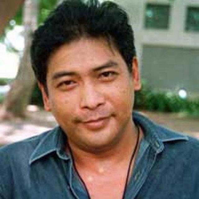 แก้ว ลายทอง