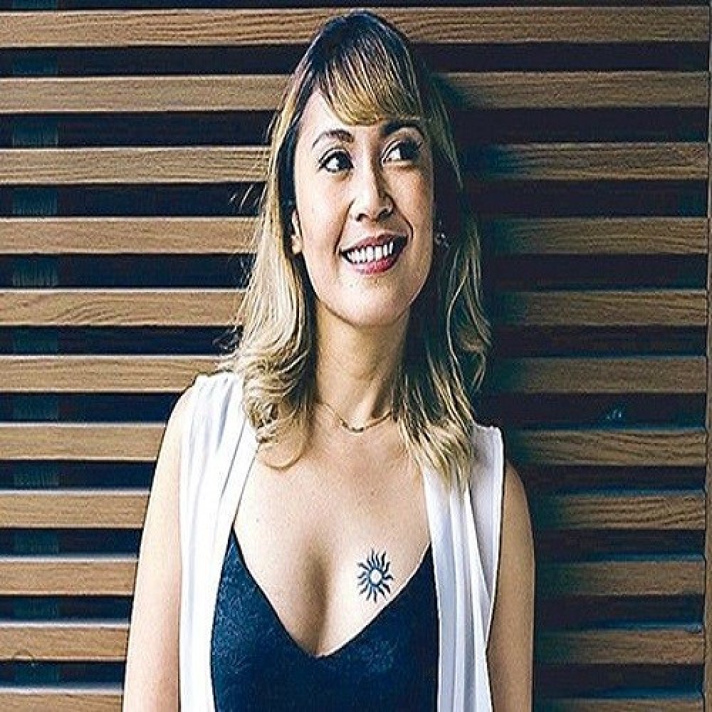 Aia De Leon