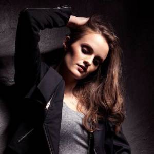 Jenny Langlo ดาวน์โหลดและฟังเพลงฮิตจาก Jenny Langlo