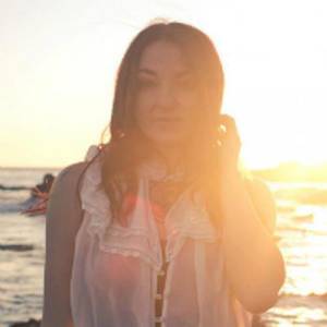 Nicole Croteau ดาวน์โหลดและฟังเพลงฮิตจาก Nicole Croteau