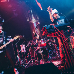 WRENCH ดาวน์โหลดและฟังเพลงฮิตจาก WRENCH