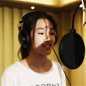 侯雨含 ดาวน์โหลดและฟังเพลงฮิตจาก 侯雨含