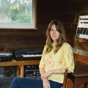 Kaitlyn Aurelia Smith ดาวน์โหลดและฟังเพลงฮิตจาก Kaitlyn Aurelia Smith