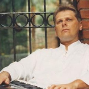 Aurio Corra ดาวน์โหลดและฟังเพลงฮิตจาก Aurio Corra
