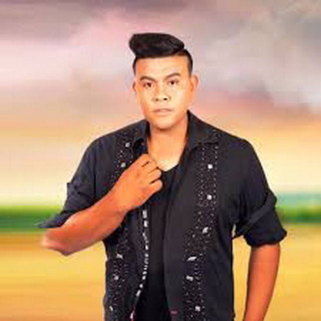 ต๊ะ กิตติศักดิ์ เซอร์ลาว