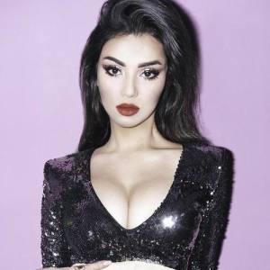 Bouchra ดาวน์โหลดและฟังเพลงฮิตจาก Bouchra