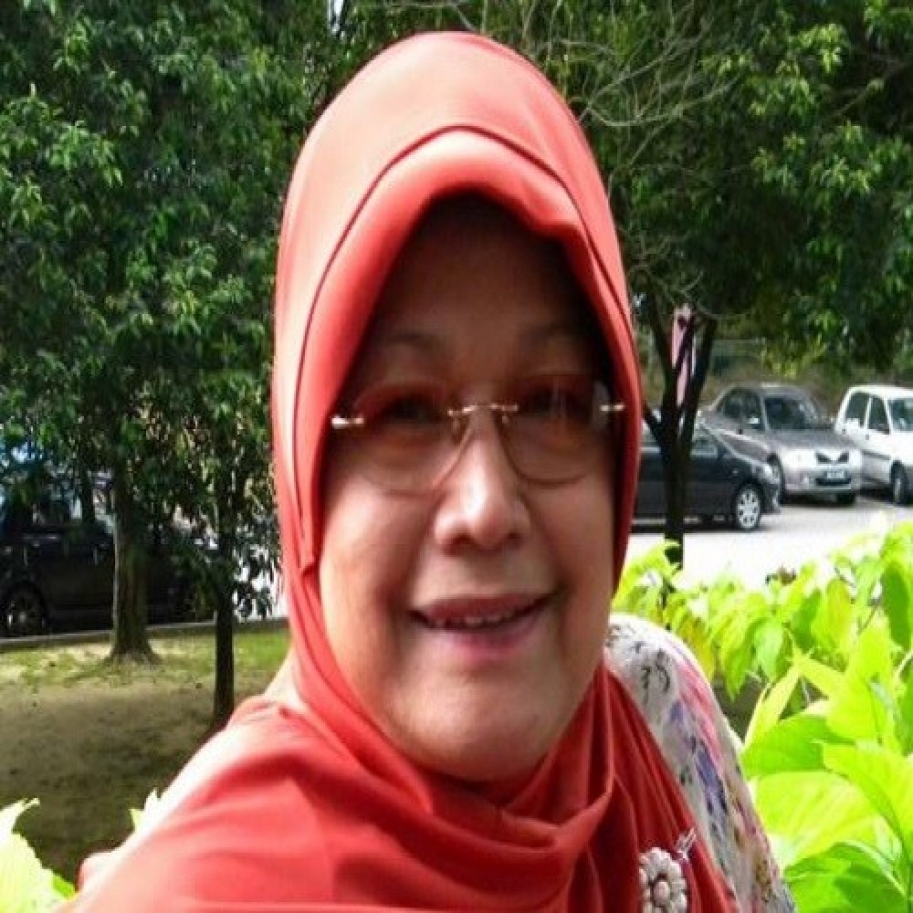 Julie Sudiro