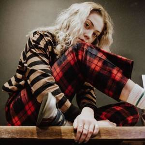 Lauran Hibberd ดาวน์โหลดและฟังเพลงฮิตจาก Lauran Hibberd