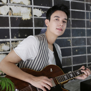 Peter Han ดาวน์โหลดและฟังเพลงฮิตจาก Peter Han