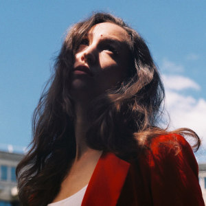 Tessa B. ดาวน์โหลดและฟังเพลงฮิตจาก Tessa B.