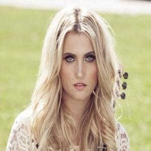 Kalsey Kulyk ดาวน์โหลดและฟังเพลงฮิตจาก Kalsey Kulyk