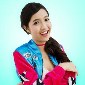 กวาง อาริศา ดาวน์โหลดและฟังเพลงฮิตจาก กวาง อาริศา