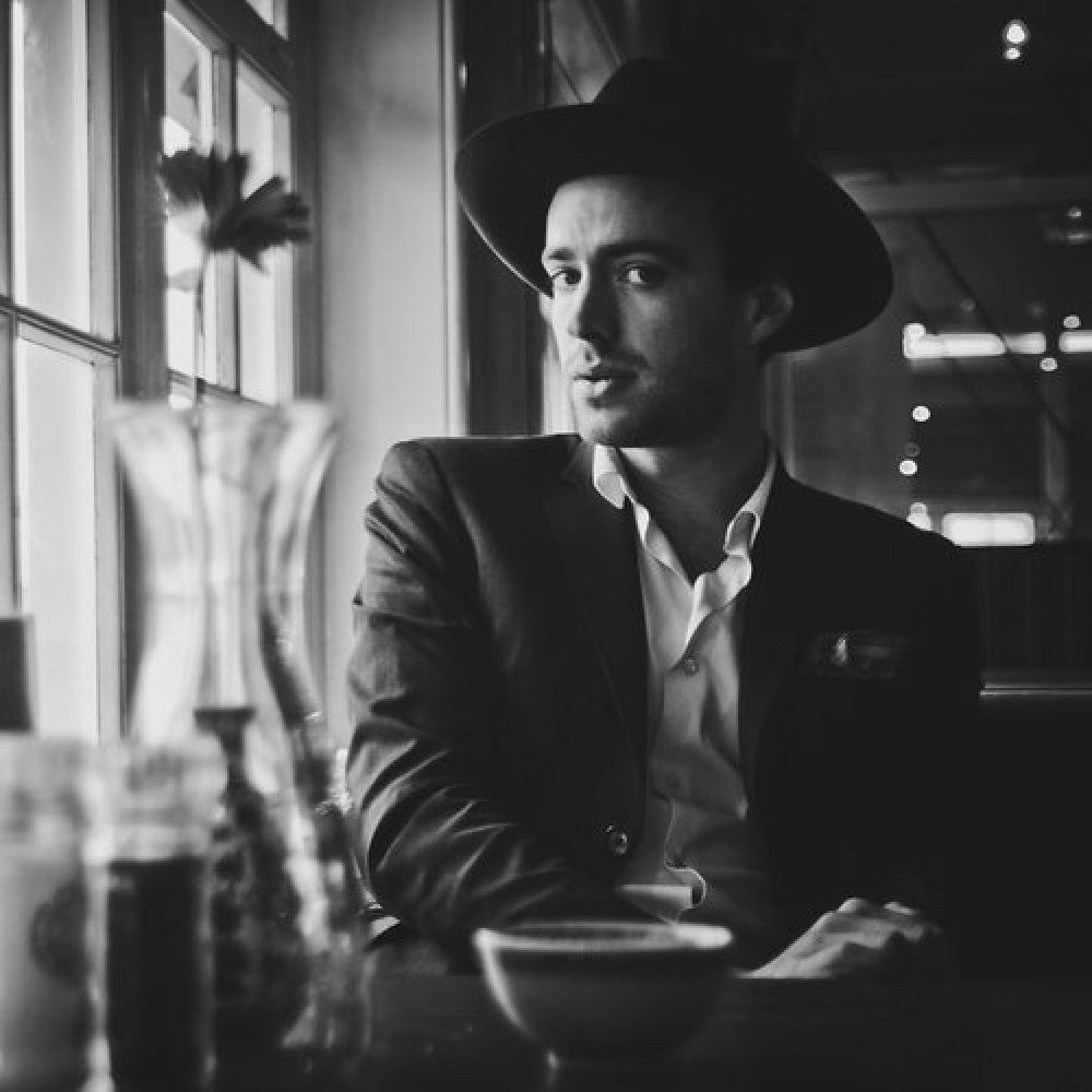 Finn Andrews