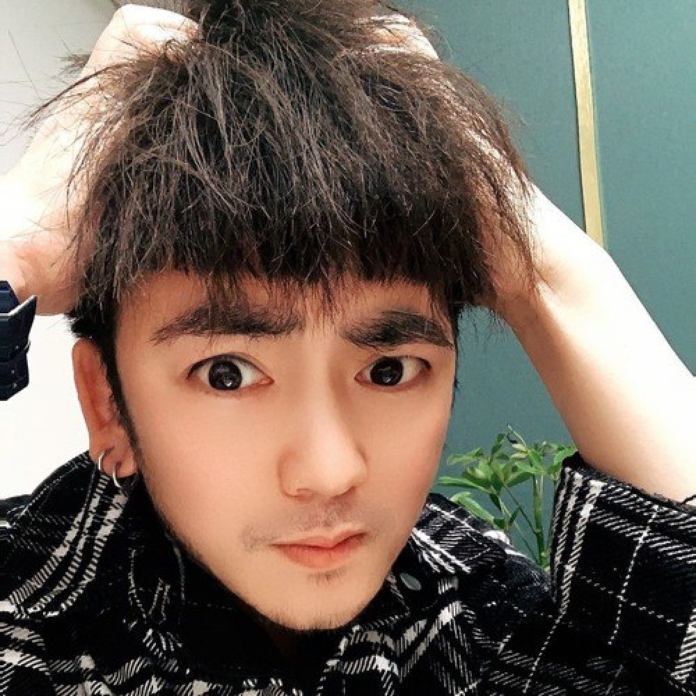 默默