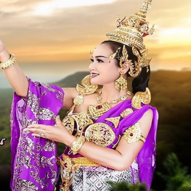 น้องใหม่ เมืองชุมแพ ท็อปไลน์