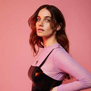 Nina Las Vegas ดาวน์โหลดและฟังเพลงฮิตจาก Nina Las Vegas
