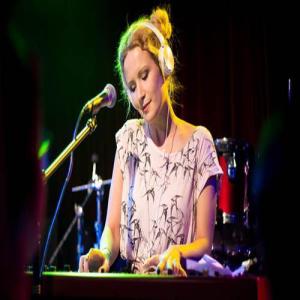 Монеточка ดาวน์โหลดและฟังเพลงฮิตจาก Монеточка