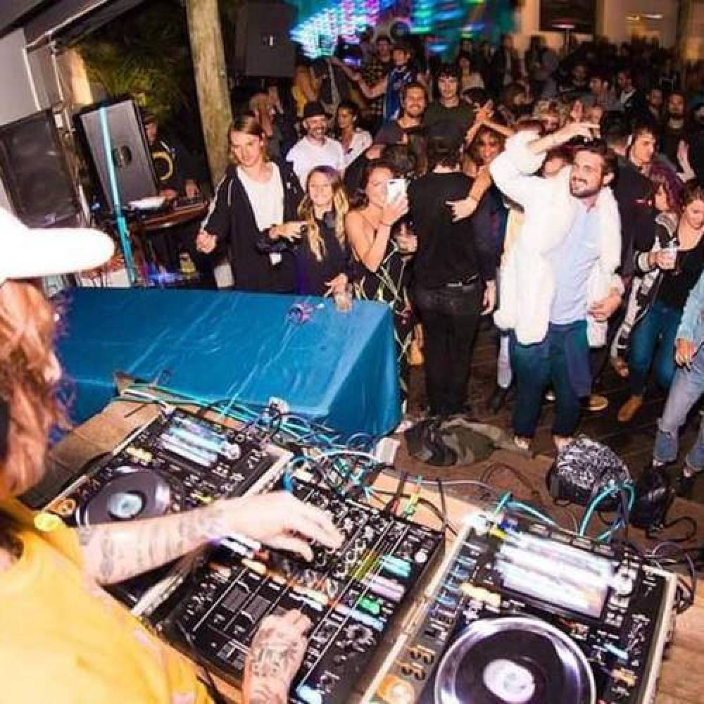 DJ WHIPR SNIPR
